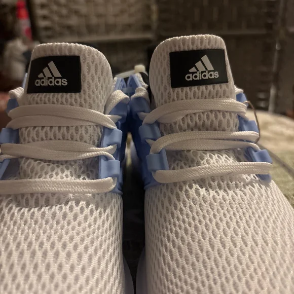 Women's Adidas Ultimashow Athletic Shoes Size 6 White & Blue - Picture 3 of 9